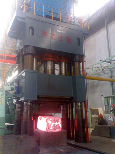 四川民盛2000t自由(yóu)鍛(duàn)造液壓機